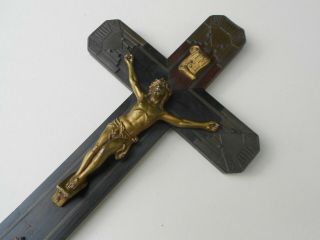 ANTIQUE FRENCH RELIGIOUS WALL CROSS CRUCIFIX WOOD & BRASS & METAL 19 CENTURY 2