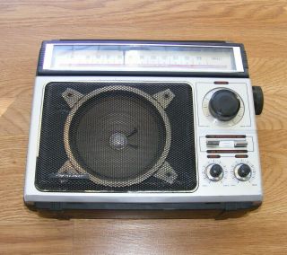 Vintage Realistic RADIO SHACK AM/FM Radio Model 12 - 650 Tandy AFC Auto Frequency 3