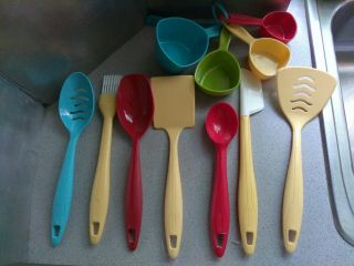 Rubbermaid Colorful Slotted Spoon Spatula Measuring Cup Ice Cream Scoop Set Of 8