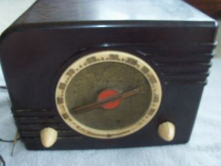 Vintage GE General Electric Bakelite Tabletop Tube Radio 2