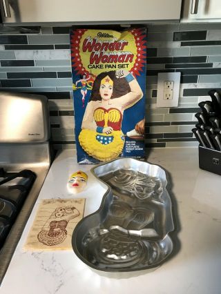 Wilton Wonder Woman Cake Pan With Face Plate And Instructions 1978 Dc Comics