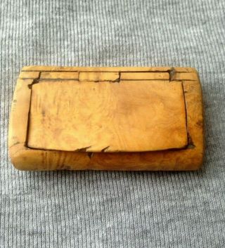 Antique Small Georgian Wooden Hinged Snuff Box - Birds Eye Maple -