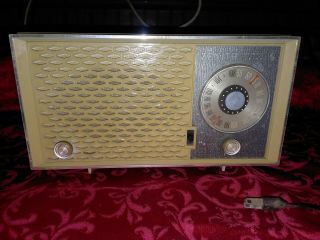 Vtg 1968 Rare Zenith K731 Am Fm Table Top Tube Radio Great