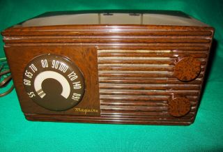 Vintage Maquire Radio - Model 561 - 1946
