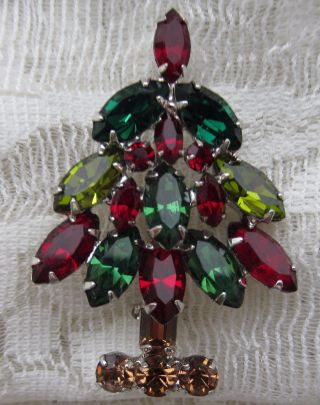 Vintage 1 5/8 X 1 1/4 In.  Green Napier Silver Tone Christmas Tree Brooch Pin