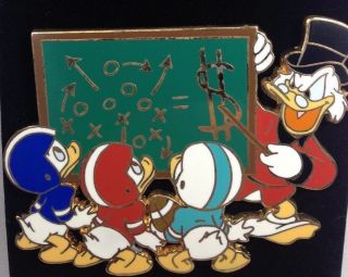 Scrooge Mcduck Nephews Football Series Helmet Disney Pin Le 100 43967