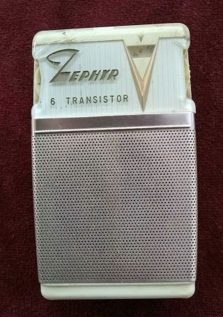 Vintage Transistor Radio Zephyr 6 Model Zr - 620 Turns On Has Static