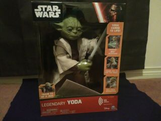 Star Wars Collector Yoda Statue Character Removable Lightsaber Life Size Model