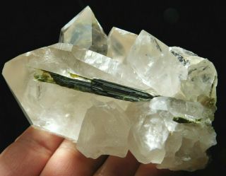 A 100 Natural Quartz Crystal Cluster With Green Epidote From Brazil 267gr E