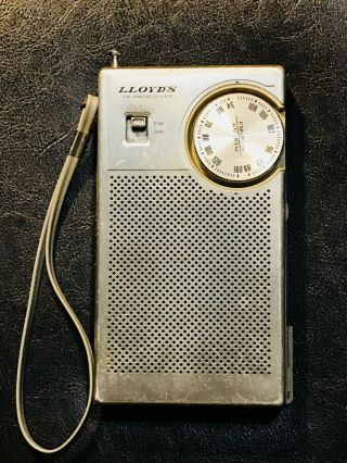 Vintage Lloyd`s Am/fm Transistor Radio Great Model 772a