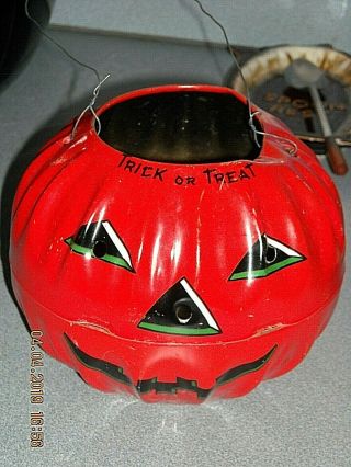 Vintage Tin Halloween Jack - O - Lantern Pumpkin Us Metal Toy Mfg W/bats & Moon