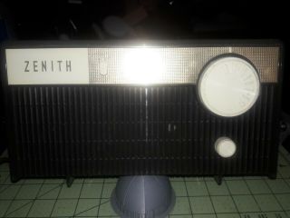 Vintage Zenith Tube Radio Model X114c Chassis 5m04 Mid - Century It