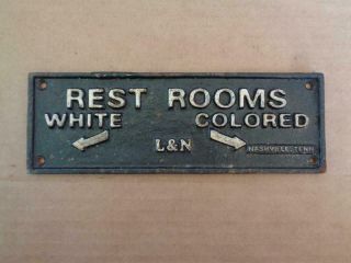 BLACK AMERICANA CAST IRON L&N RAILROAD SIGN REST ROOMS WHITE COLORED PLAQUE 2