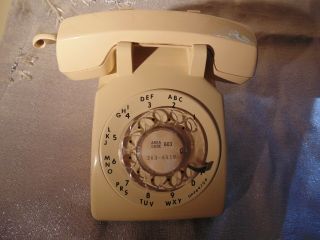 Vintage Itt Beige/tan Rotary Dial Desk Top Telephone - Model 500