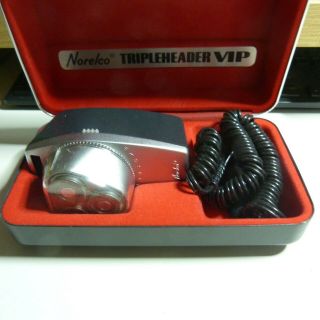 Vintage Norelco Electric Razor Vip Tripleheader Shaver With Side Trimmer.