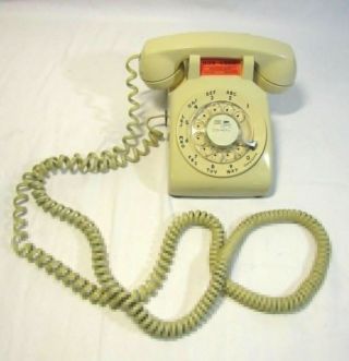 Vintage Western Electric/at&t Rotary Dial Phone Cream Color -
