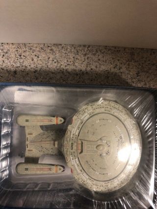 Star Trek,  Eaglemoss Ncc - 1701 - D 1:4500 Scale Series 1 Model A - 611