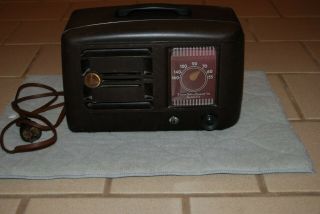 Vintage 1946 Emerson Model 507 Am Tabletop Tube Radio - -