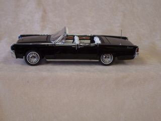 1961 Lincoln Continental Convertible - Black - Franklin - 1:24 Scale