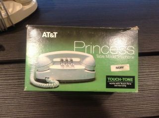 Vintage AT&T Princess Touch Tone Table Telephone w Box 7