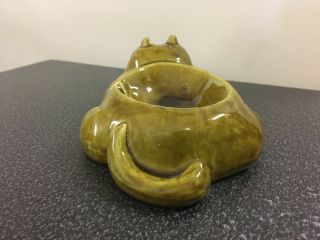 Vintage USA POTTERY Green Sleeping Cat Ashtray / Pipe Holder RC 42 3