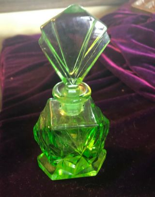 Vintage Green Glass Perfume Bottle With Stopper