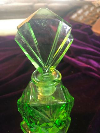Vintage Green Glass Perfume Bottle with Stopper 4