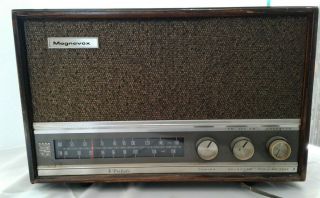 Vintage Magnavox Prelude Am Fm Afc Tube Radio