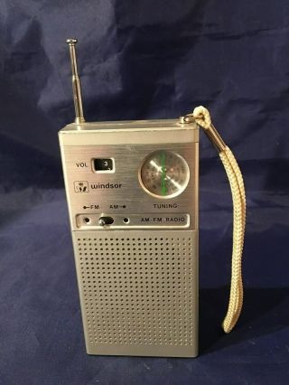 Vintage Windsor Am Fm Transistor Radio Model 2325s