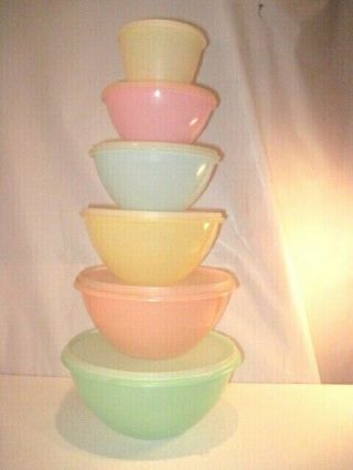 Vintage Tupperware Set Of 6 Pastel Nesting Bowls With Lids - Vgc