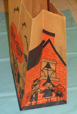 vintage PAPER HALLOWEEN TRICK OR TREAT BAG kids in costumes cat bats 4