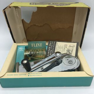 Flint Retro Wall Can Opener With Magnet - Ekco - Vintage Wall Kitchen