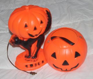 Thriftchi Halloween Orange Light Up Cat W Pumpkin & Plastic Jack O Lantern