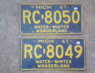 1967 Michigan License Plate Consecutive Number Pair Rc 8049 Rc 8050