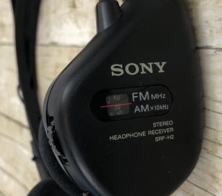Vintage Sony Walkman Portable AM FM Radio Headphones Receiver SRF - H2 2