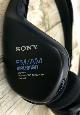 Vintage Sony Walkman Portable AM FM Radio Headphones Receiver SRF - H2 3