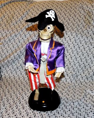 Gemmy 16 " Pirate Skeleton Talks And Dances To " Get Down Tonight " Battery Operate