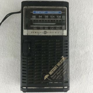 Ge General Electric Model 7 - 2840b Portable Transistor Am/fm Solid State Radio