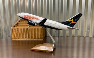 Aloha Airlnes 737 - 700 1/100 Scale Desk Model