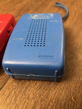 2 VERY RARE Vintage XAM Solid State 10 Transistor Am Fm Radio Radios Red Blue 3
