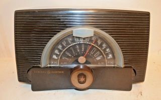 Sweet Art Deco Mid Century Bakelite General Electric " Atomic 440 " Radio Receiver