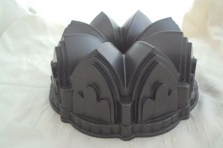 Nordic Ware Cathedral bundt cake pan 10 cup heavy cast Aluminum Discontinued 2