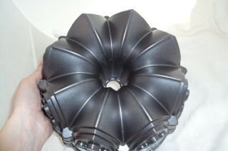 Nordic Ware Cathedral bundt cake pan 10 cup heavy cast Aluminum Discontinued 4