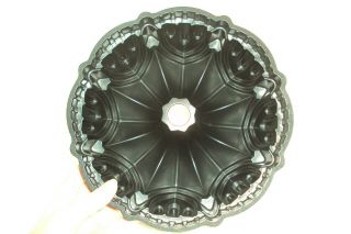 Nordic Ware Cathedral bundt cake pan 10 cup heavy cast Aluminum Discontinued 6
