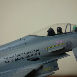 1/48 SCALE EUROFIGHTER TYPHOON MANUFACTURERS DESK MODEL - w EXTRA WEAPONS & STAND 4