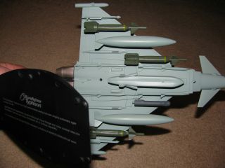 1/48 SCALE EUROFIGHTER TYPHOON MANUFACTURERS DESK MODEL - w EXTRA WEAPONS & STAND 5