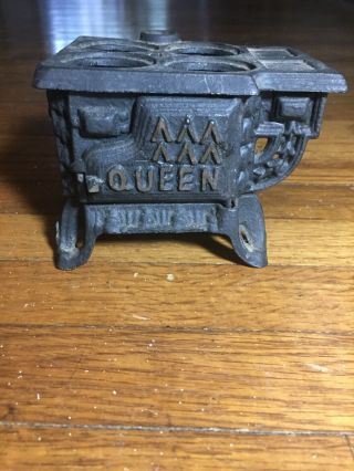 Vintage Saleman ' s Queen Cast Iron Mini Stove With Skillets & Pots 2