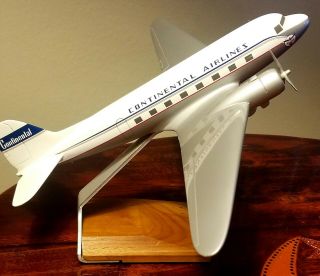 Continental Airlines Model Plane With Stand