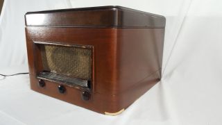Vintage Montgomery Ward Airline Tube Radio Record Player 2