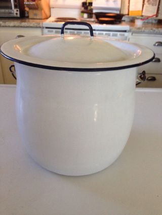 Vintage LARGE Enamelware Pot With Wood Handle And Lid 4